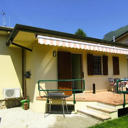 Casa Del Melograno * 卡麦奥雷