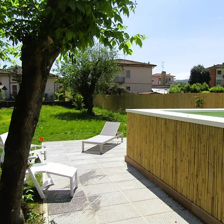 Casa Del Melograno Camaiore